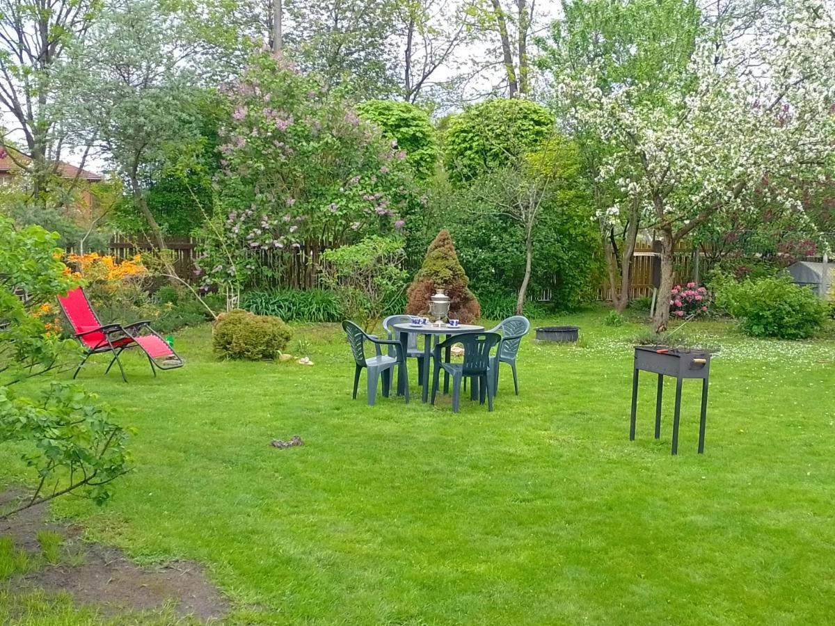 House, Garden & Sauna. Free Parking. Train Stop-200 M. Sea-1 Km. Юрмала Экстерьер фото