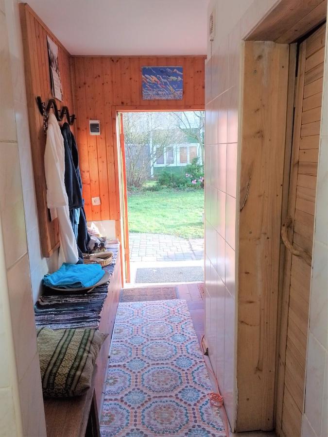House, Garden & Sauna. Free Parking. Train Stop-200 M. Sea-1 Km. Юрмала Экстерьер фото